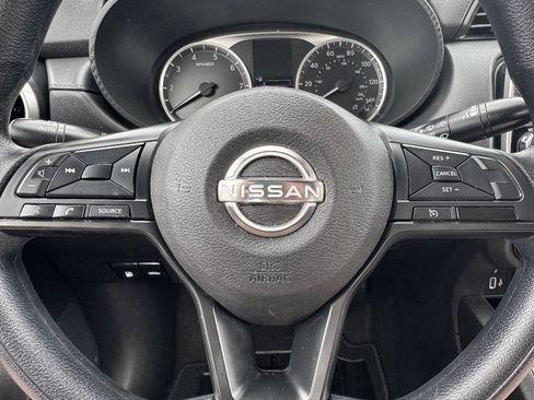 Used 2023 Nissan Versa S FWD image 23