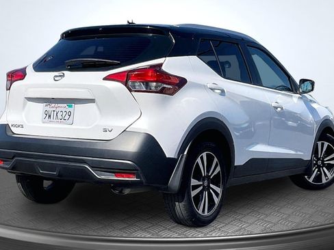 Used 2018 Nissan Kicks FWD image 13