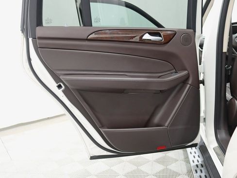 Used 2019 Mercedes-Benz GLS 450 4MATIC image 32