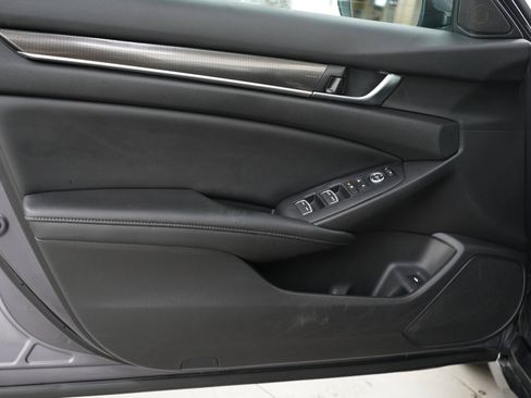 Used 2019 Honda Accord Sport image 17