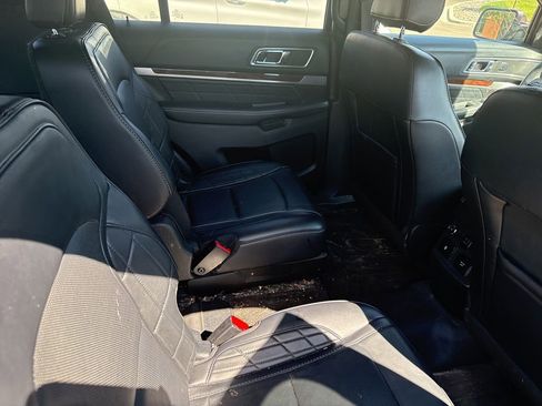 Used 2017 Ford Explorer Platinum AWD/4WD image 6