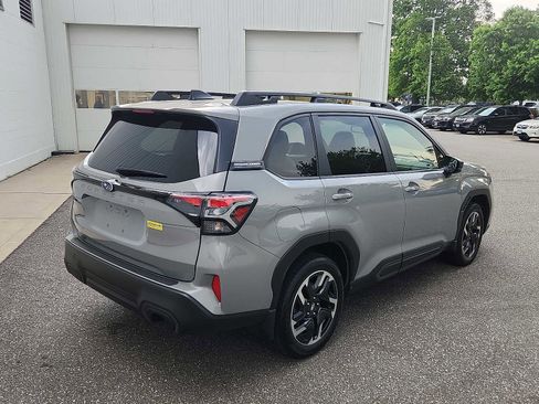 Used 2025 Subaru Forester Limited AWD/4WD image 6