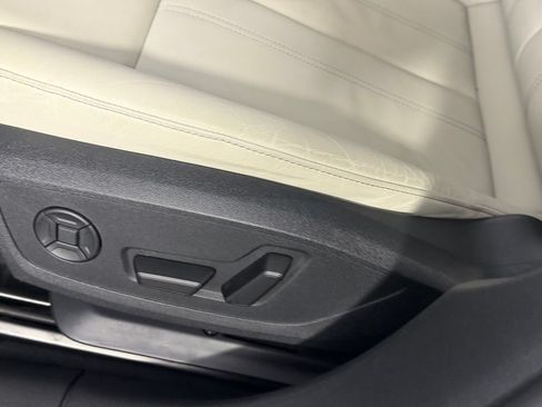 Used 2025 Audi A6 e-tron Premium w/ Convenience Package RWD image 23
