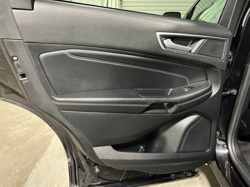 Used 2024 Ford Edge Titanium AWD/4WD image 17