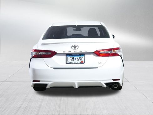 Used 2019 Toyota Camry SE image 6