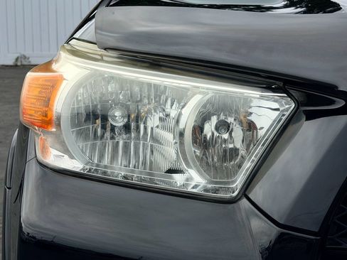Used 2011 Toyota 4Runner Limited AWD/4WD image 9