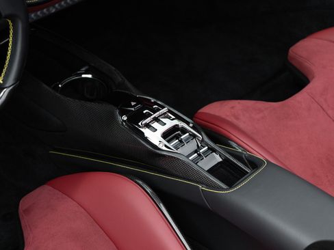 Used 2023 Ferrari SF90 Spider AWD/4WD image 19
