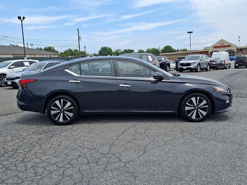 Used 2021 Nissan Altima 2.5 SV w/ SV Premium Package FWD image 7