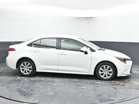 Used 2025 Toyota Corolla LE image 11