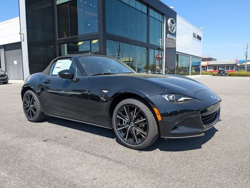 New 2026 MAZDA MX-5 Miata Grand Touring RWD image 2