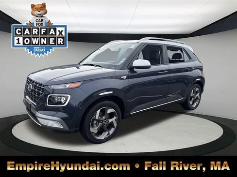 Used 2023 Hyundai Venue Limited image 1