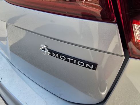 Used 2023 Volkswagen Tiguan SE R-Line image 11