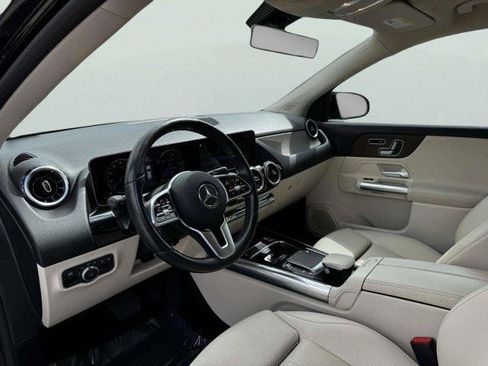 Used 2021 Mercedes-Benz GLA 250 4MATIC w/ Premium Package image 22