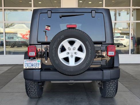 Used 2017 Jeep Wrangler Unlimited Sport w/ Quick Order Package 24S AWD/4WD image 12
