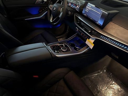 New 2026 BMW X7 xDrive40i w/ Premium Package image 25