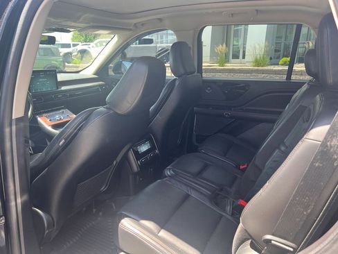 Used 2021 Lincoln Aviator Reserve w/ Equipment Group 201A AWD/4WD image 12