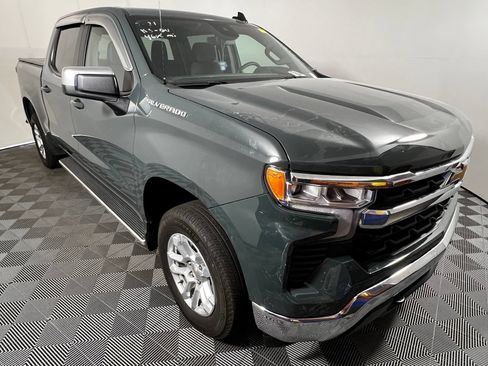 Used 2025 Chevrolet Silverado 1500 LT AWD/4WD image 3