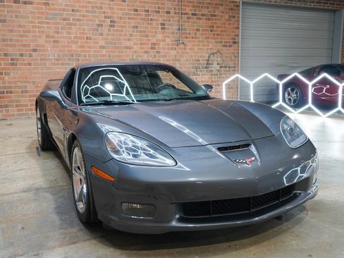 Used 2013 Chevrolet Corvette Grand Sport w/ 3LT Preferred Equipment Group RWD image 4