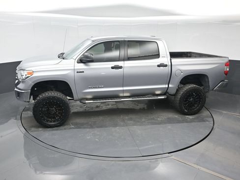 Used 2017 Toyota Tundra SR5 AWD/4WD image 10