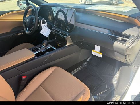 New 2026 Lexus RX 450h AWD image 30