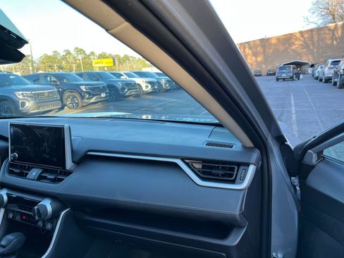 Used 2025 Toyota RAV4 XLE image 35