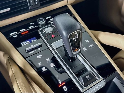 Used 2022 Porsche Cayenne Platinum Edition AWD/4WD image 17