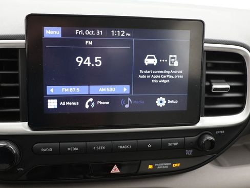 Used 2022 Hyundai Venue SEL image 22