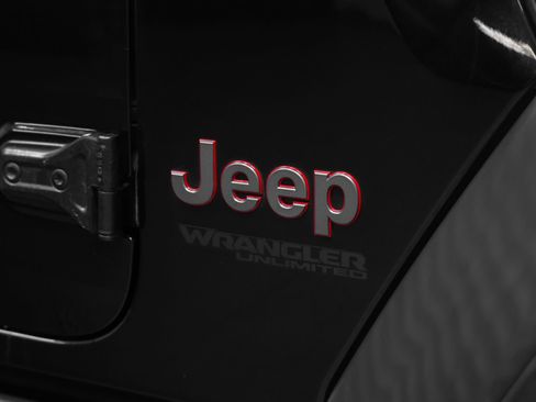 Used 2018 Jeep Wrangler Unlimited Rubicon w/ Dual Top Group AWD/4WD image 13