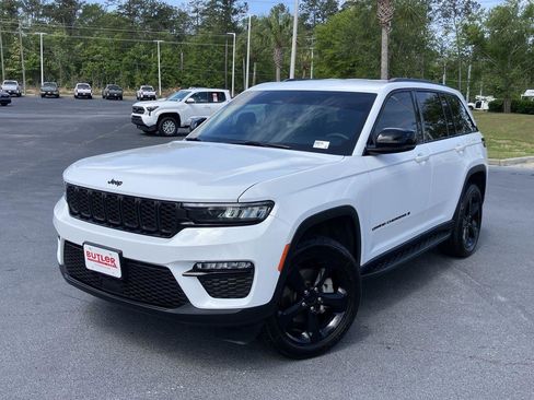 Used 2023 Jeep Grand Cherokee Limited w/ Black Appearance Package image 1