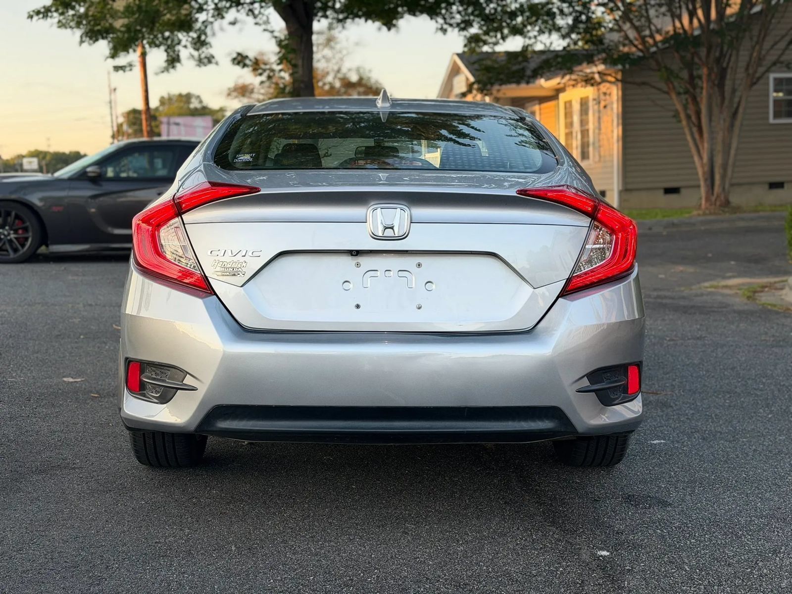 Used 2018 Honda Civic EX image 5