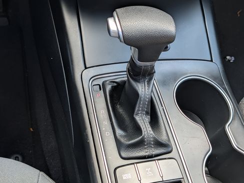 Used 2020 Kia Sorento LX AWD/4WD image 24