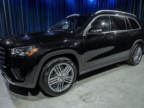 New 2026 Mercedes-Benz GLS 450 4MATIC image 1