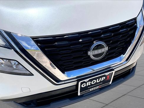 Certified 2023 Nissan Rogue SV FWD image 29