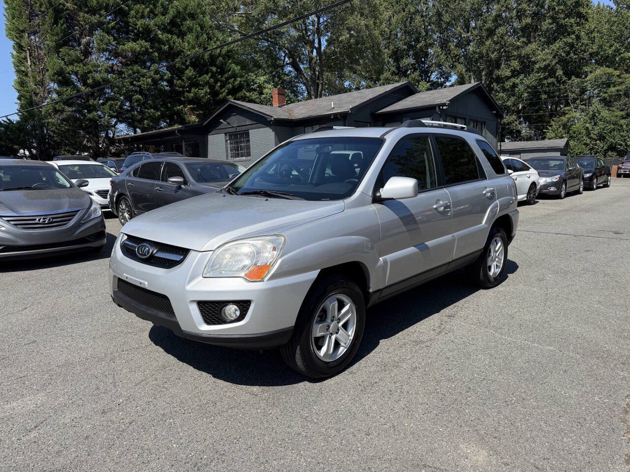 Used 2009 Kia Sportage EX w/ Leather Pkg AWD/4WD image 2