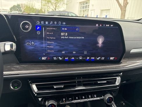 Used 2025 Chevrolet Traverse High Country AWD/4WD image 16