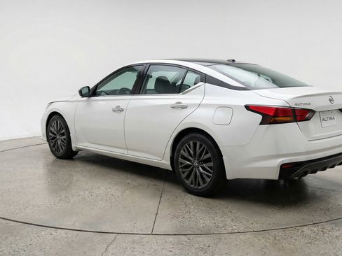 Used 2025 Nissan Altima 2.5 SV image 6