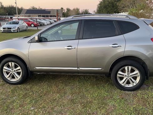 Used 2012 Nissan Rogue SV w/ Premium Pkg image 9