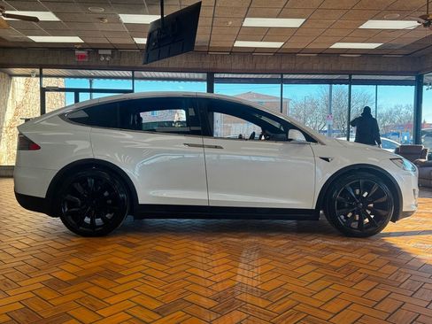 Used 2017 Tesla Model X 75D image 10