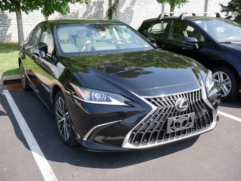Used 2022 Lexus ES 350 w/ Premium Package FWD image 3