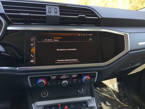 Certified 2025 Audi Q3 2.0T Premium Plus w/ Premium Plus Package image 23