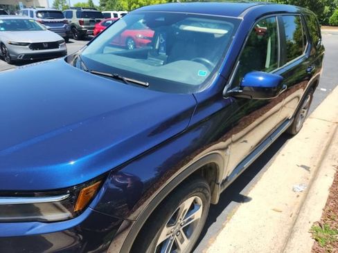 Used 2025 Honda Pilot EX-L image 13