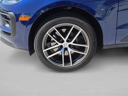 Used 2024 Porsche Macan AWD/4WD image 14