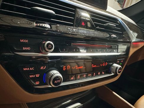 Used 2019 BMW 530i image 21