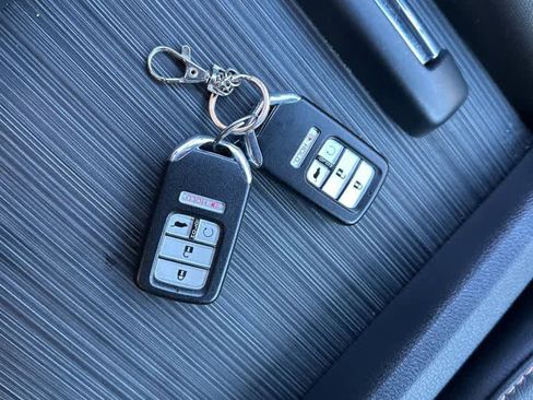 Used 2022 Honda Pilot TrailSport image 29