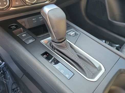Certified 2025 Nissan Kicks SV FWD image 31