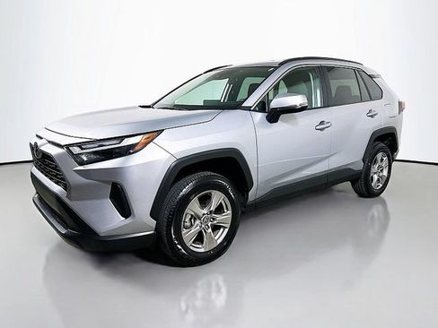 Used 2025 Toyota RAV4 XLE AWD/4WD image 3