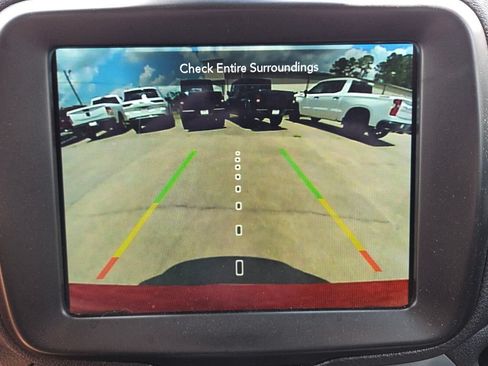 Used 2023 Jeep Renegade Latitude AWD/4WD image 18