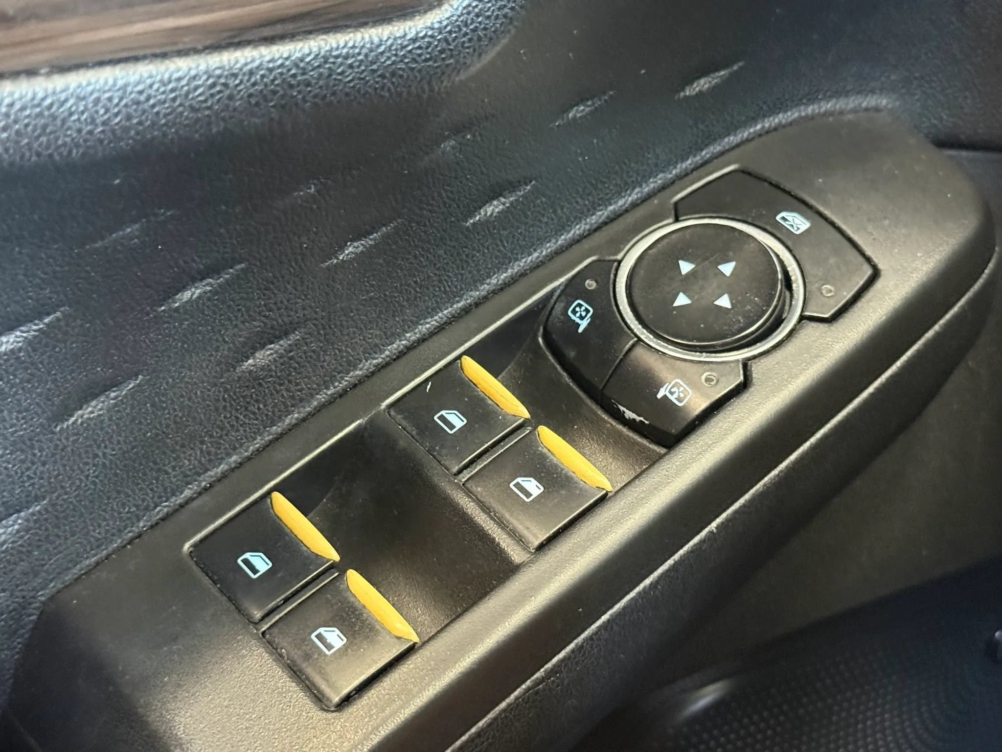Used 2020 Ford Escape Titanium AWD/4WD image 23