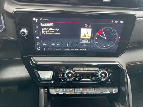 Used 2025 GMC Sierra 2500 AT4 w/ AT4 Premium Plus Package image 23