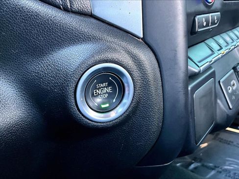 Used 2021 Chevrolet Silverado 1500 LT image 33